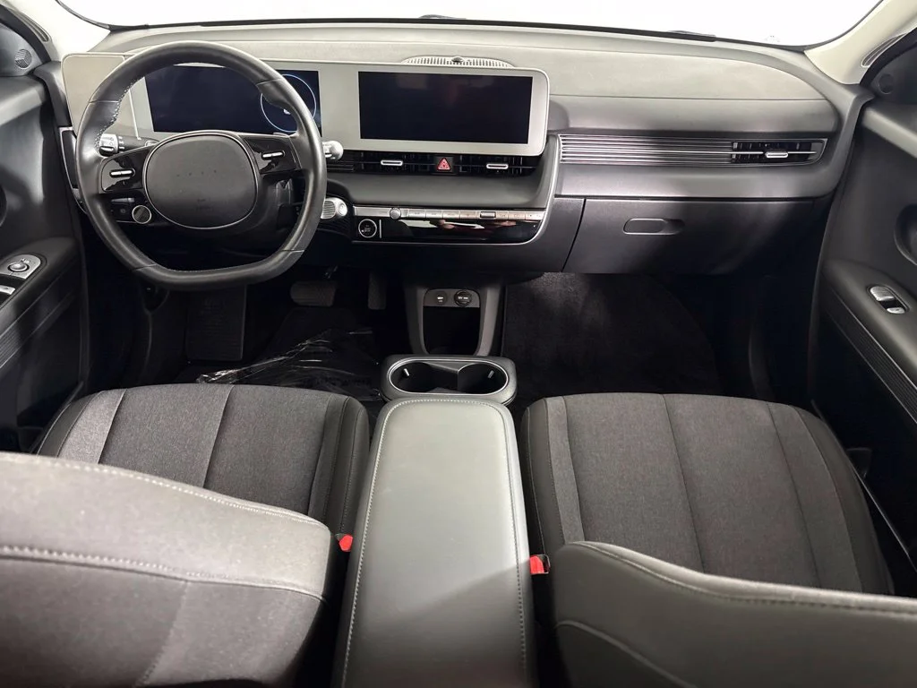 Used 2024 Gray Hyundai SEL image 13