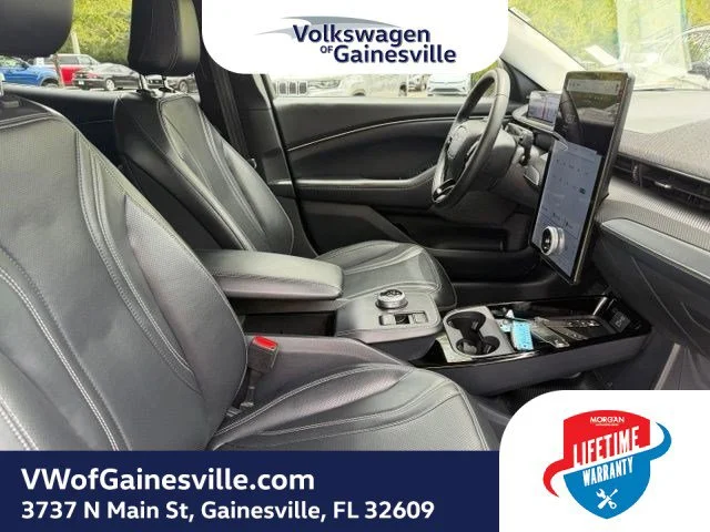 Used 2024 White Metallic Ford Premium image 9