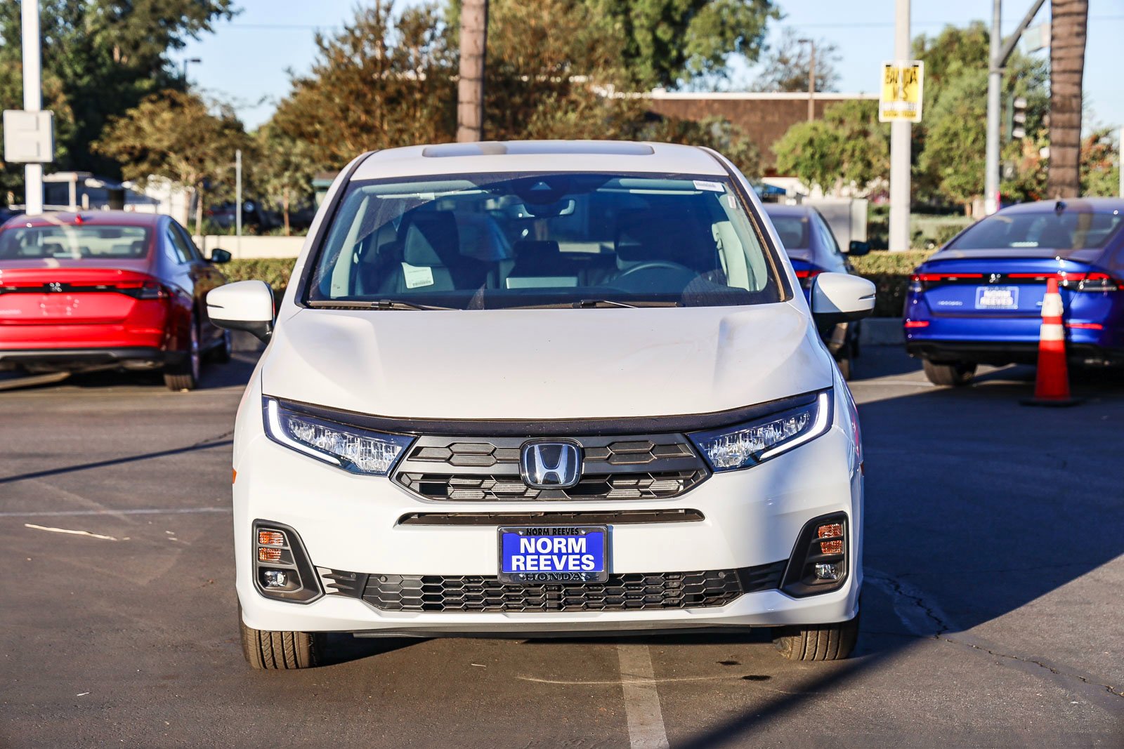 New 2026 Platinum White Pearl Honda EX-L Auto image 2