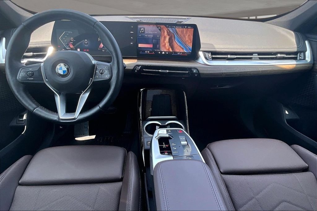Used 2025 White BMW xDrive28i image 14
