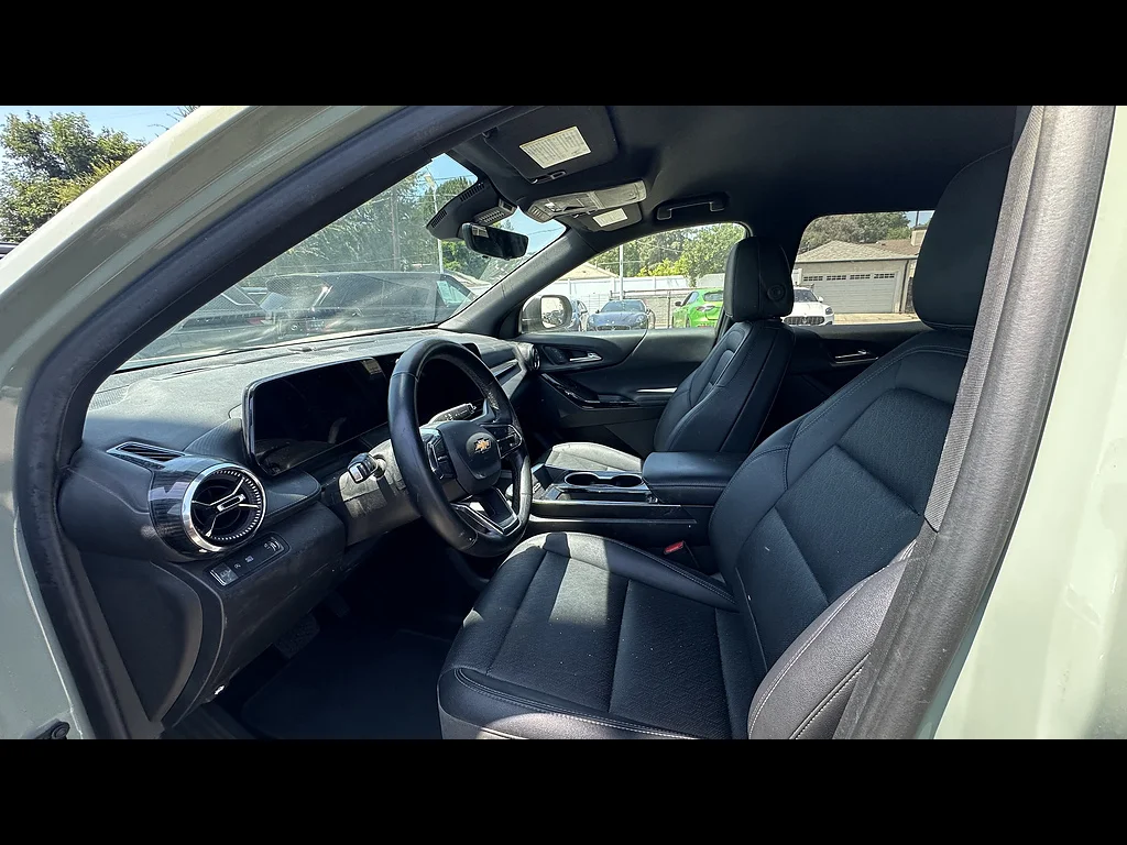 Used 2025 Cacti Green Chevrolet LT image 5