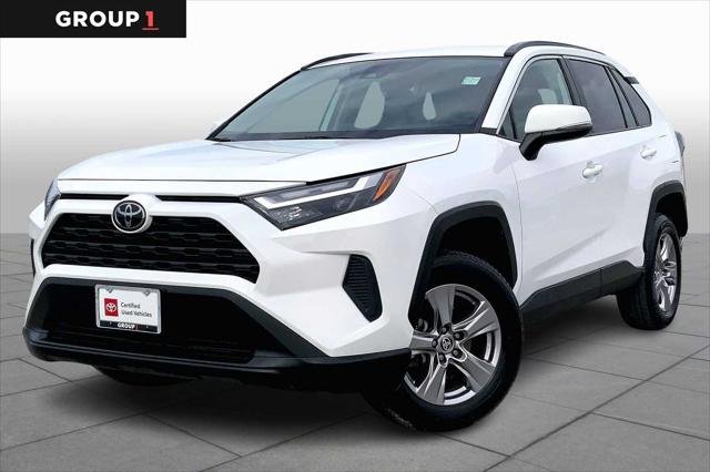 2024 Toyota RAV4 XLE FWD's photo