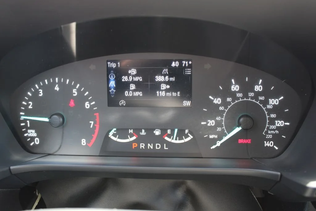 Used 2022 Oxford White Ford SE image 24