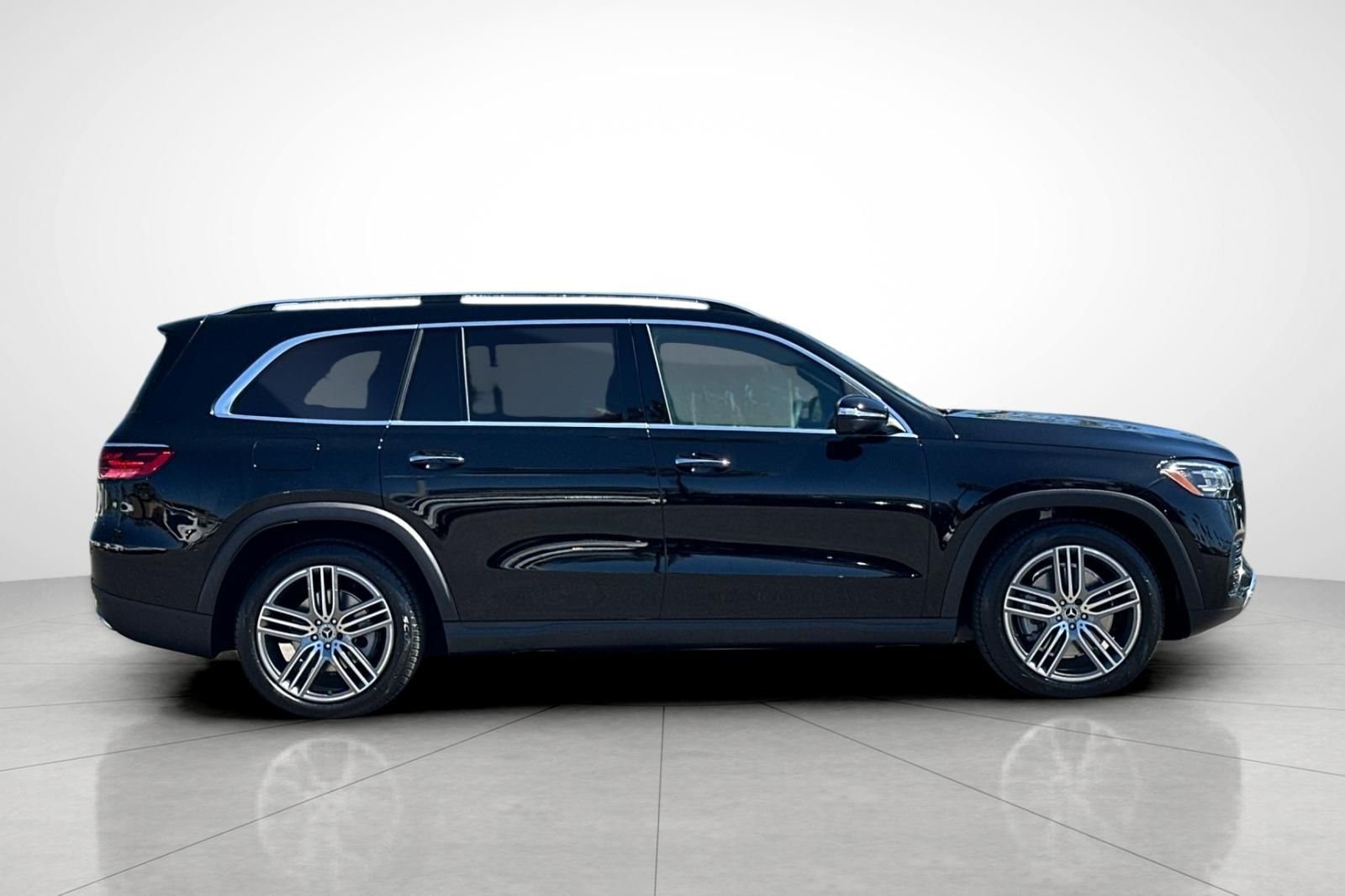 New 2026 Black Mercedes-Benz GLS 450 image 35