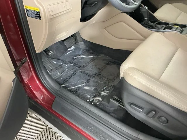 Used 2017 Red Hyundai SE image 15