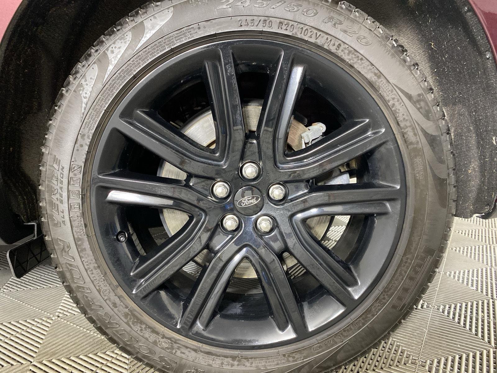 Used 2023 Burgundy Velvet Metallic Tinted Clearcoat Ford ST-Line image 9