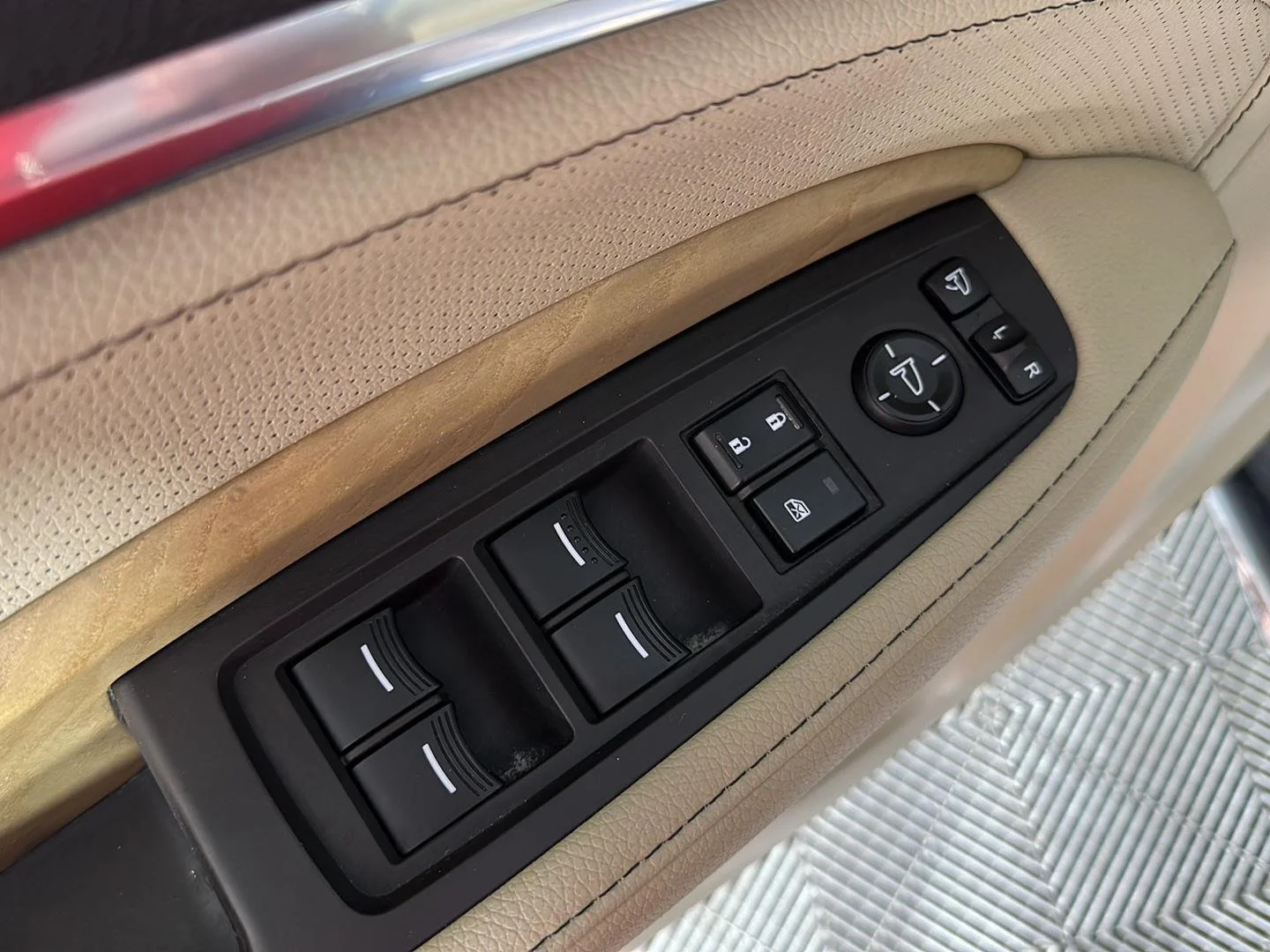 Used 2020 Platinum White Pearl Acura SH-AWD w/Tech image 7