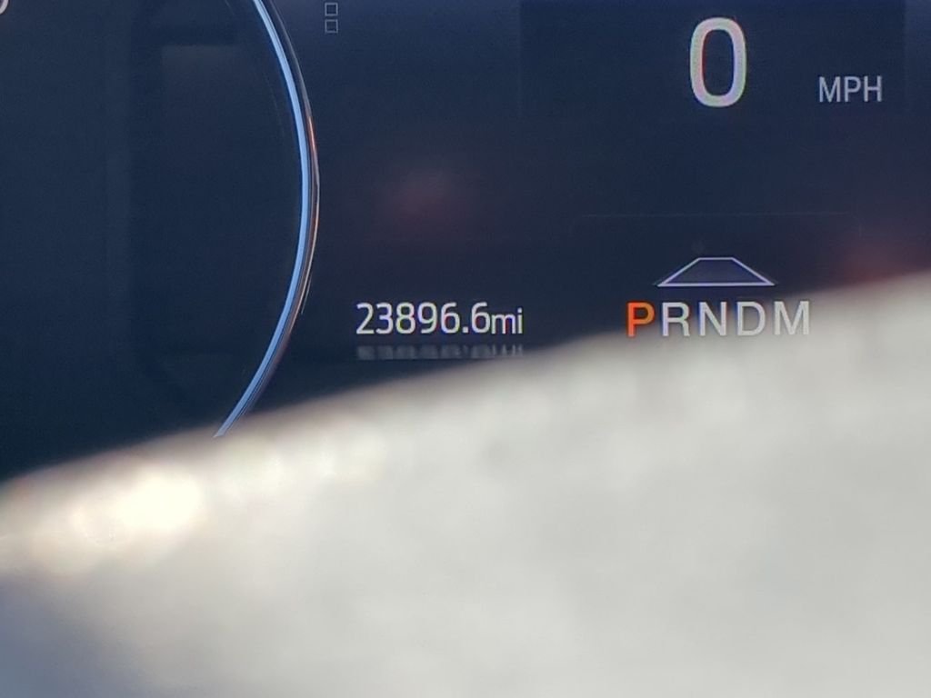 Used 2022 Gray Metallic Ford Platinum image 30