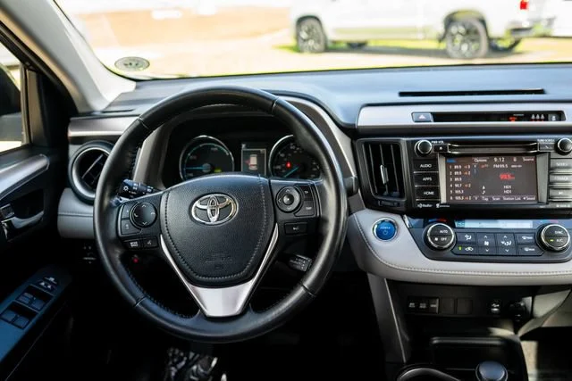 Used 2018 Magnetic Gray Metallic Toyota Hybrid XLE image 6