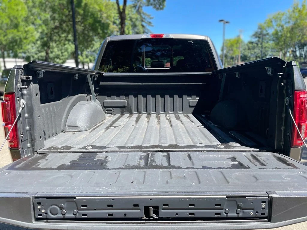 Used 2017 Magnetic Ford Lariat image 23