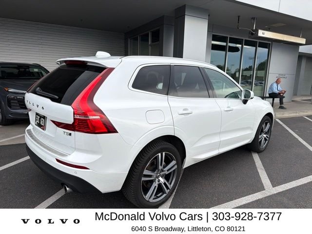 Used 2020 White Volvo T5 Momentum image 3