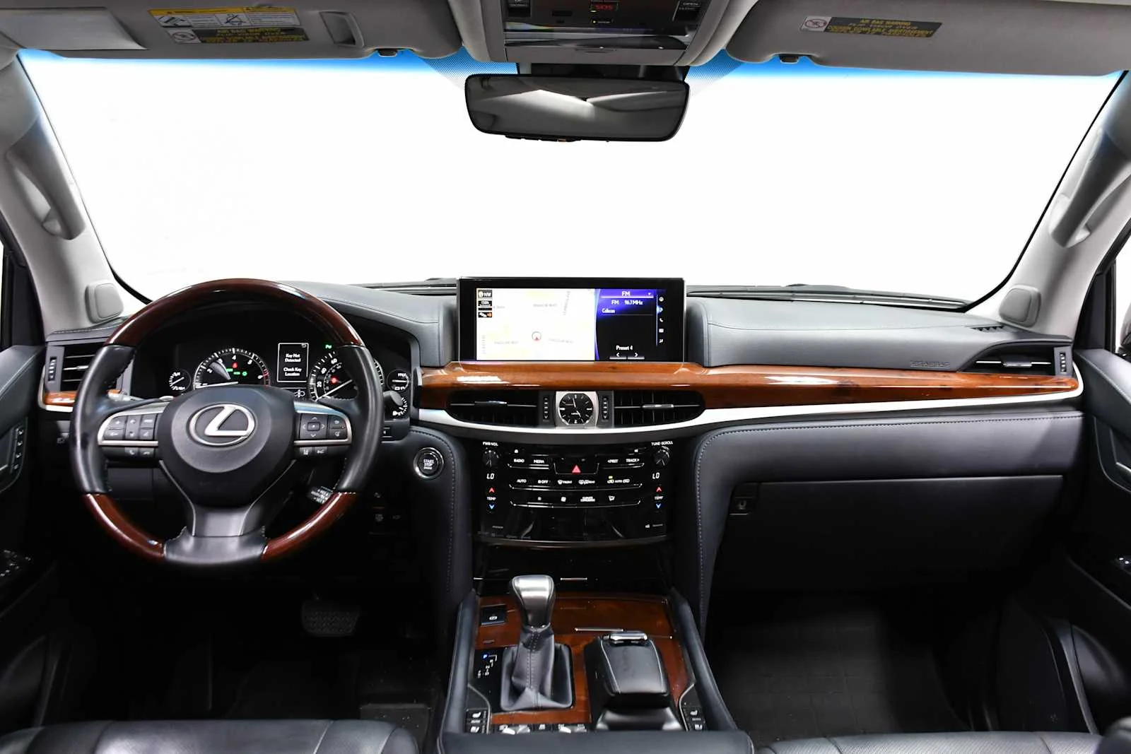 Used 2019 Atomic Silver Lexus  image 18