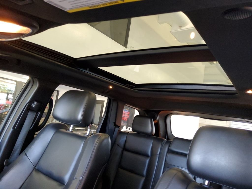 Used 2019 White Jeep Limited image 25