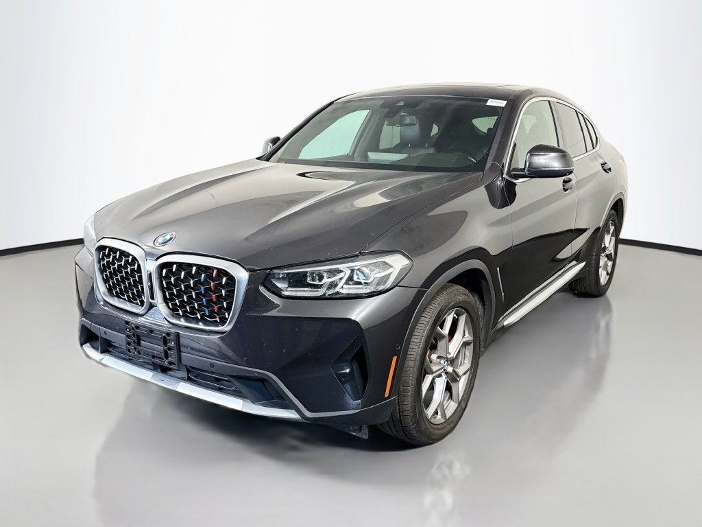 Used 2022 Dark Graphite Metallic BMW xDrive30i image 3