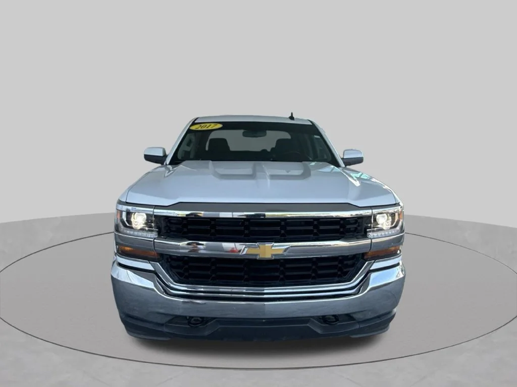 Used 2017 SUMMIT WHITE Chevrolet LT image 16