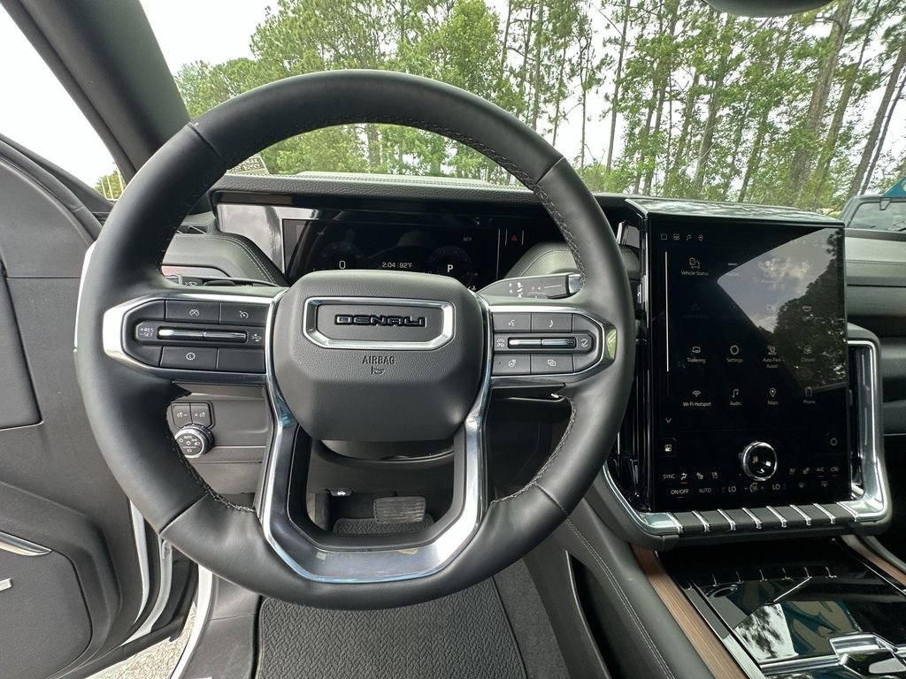 2025 GMC Yukon XL Denali - Photo 11