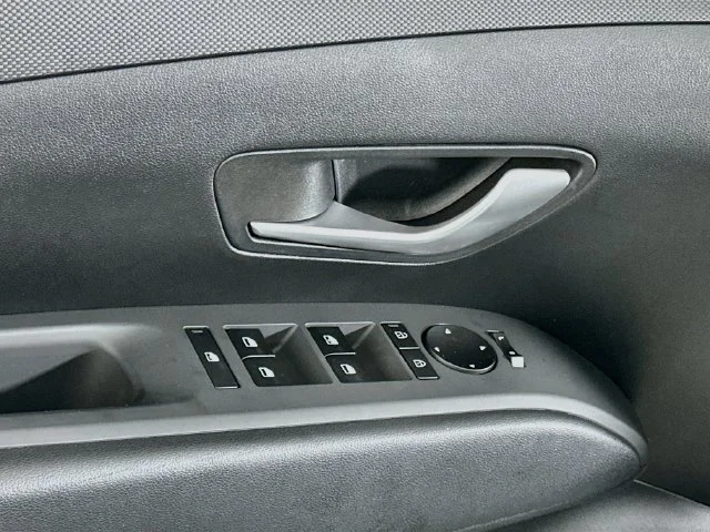 New 2027 Blue Hyundai SE image 11