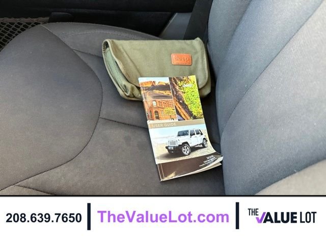 Used 2015 Silver Jeep Unlimited Sport image 23