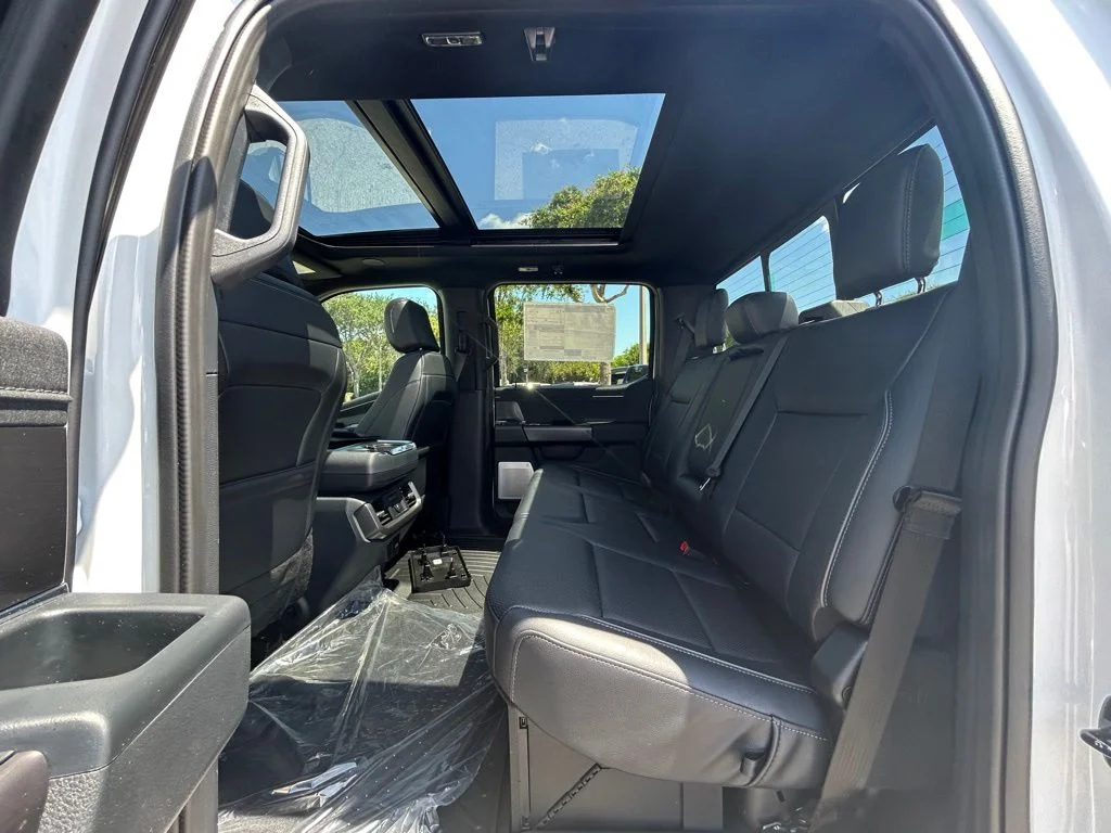 New 2026 Oxford White Ford Lariat image 38
