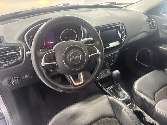 Used 2020 Silver Jeep Latitude image 13