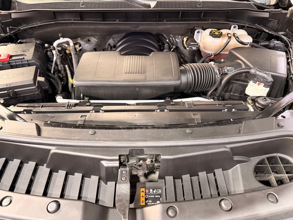 Used 2022 Black Chevrolet Z71 image 6