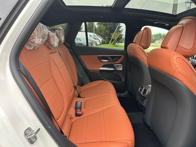 New 2027 Polar White Mercedes-Benz GLC 300 image 21