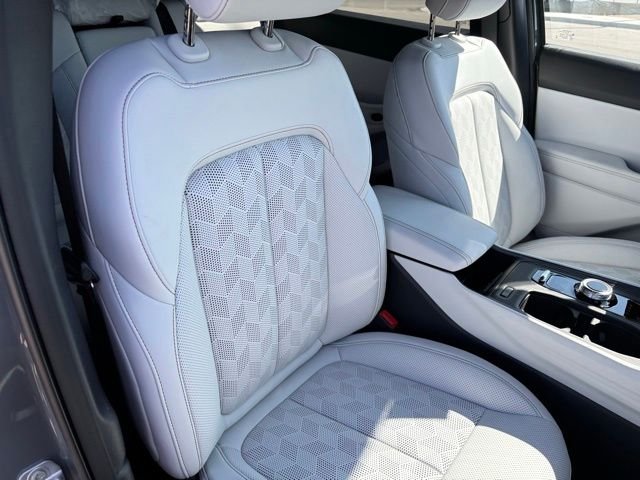 New 2026 Sting-Gray Clear-Coat Exterior Paint Jeep Laredo image 24