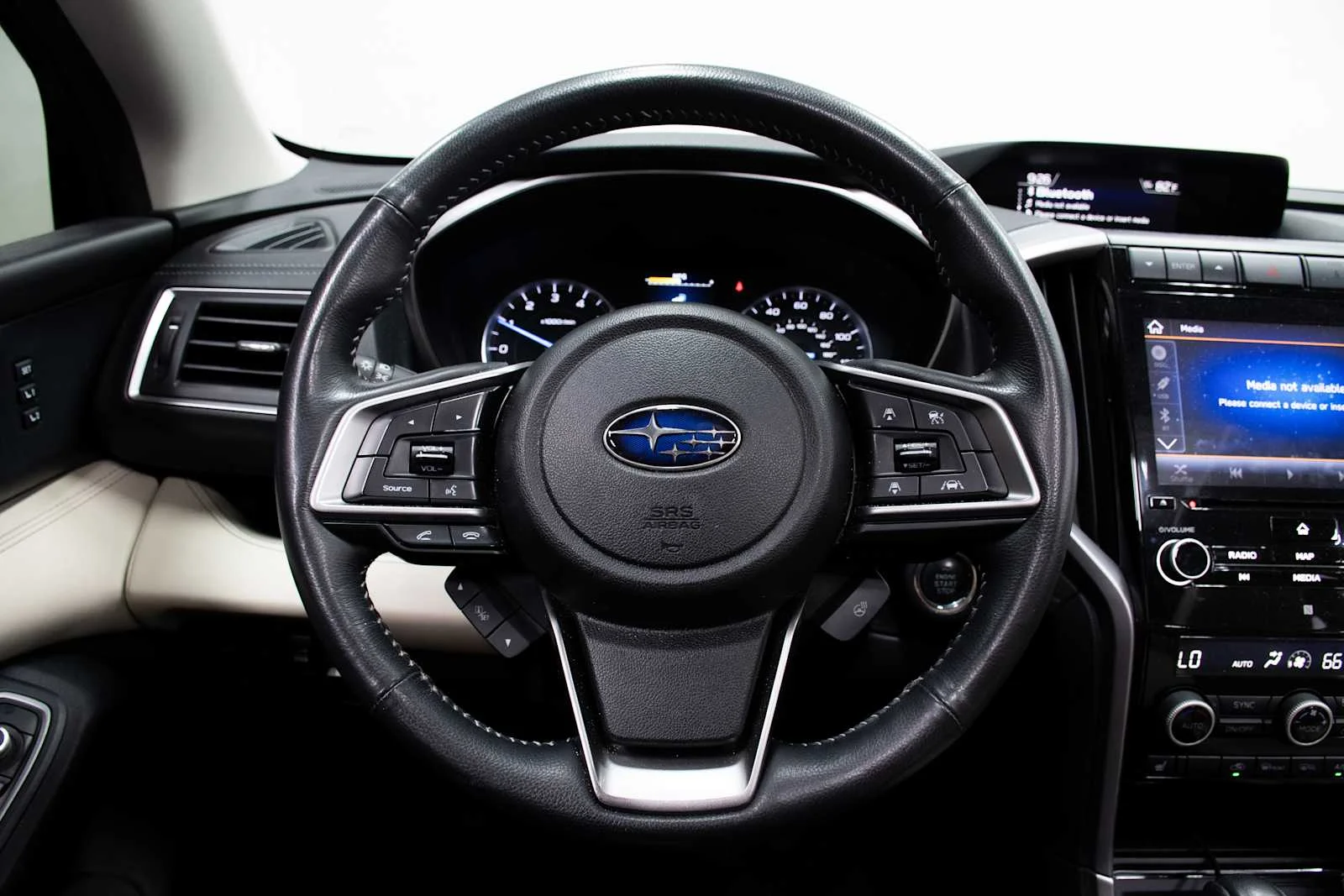 Used 2020 Crystal White Pearl Subaru Limited image 16