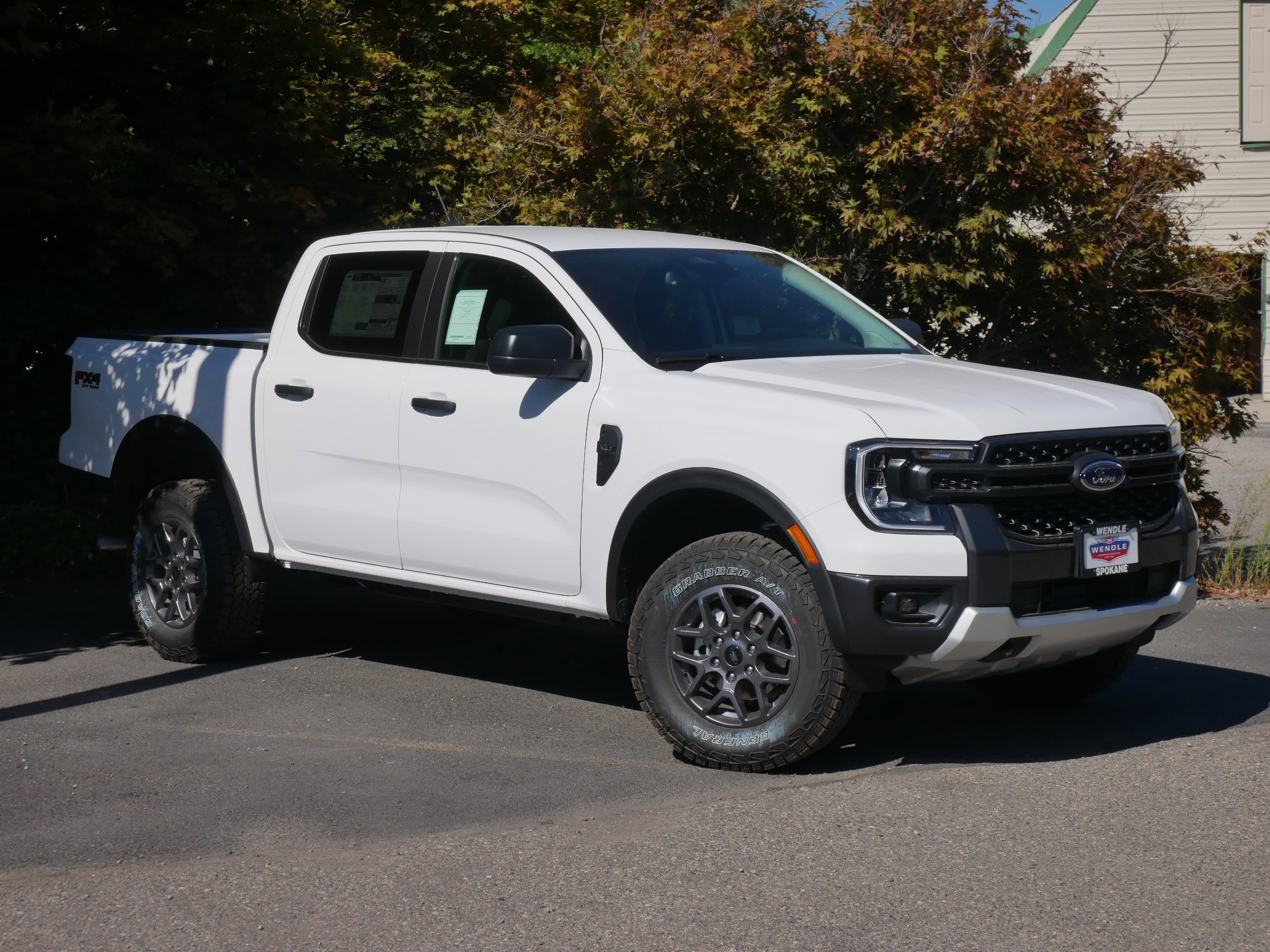 New 2025 Oxford White Ford XLT image 33