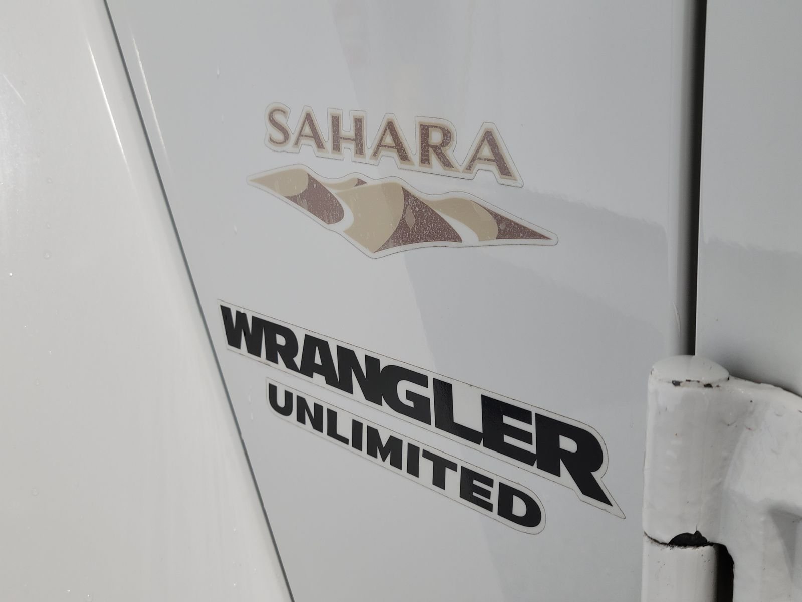 Used 2012 White Jeep Unlimited Sahara image 23