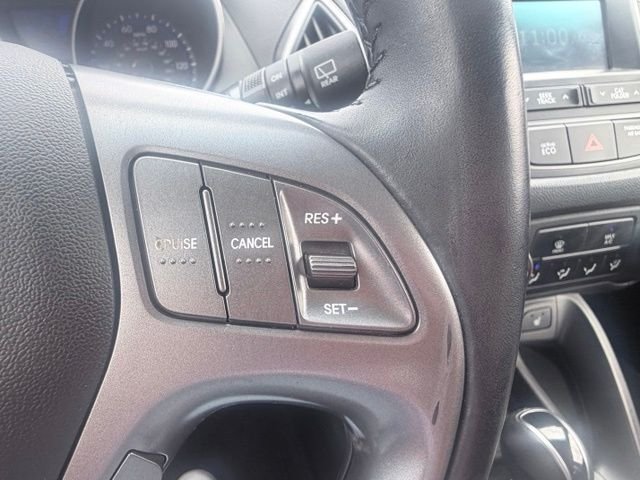 Used 2015 Gray Hyundai SE image 11