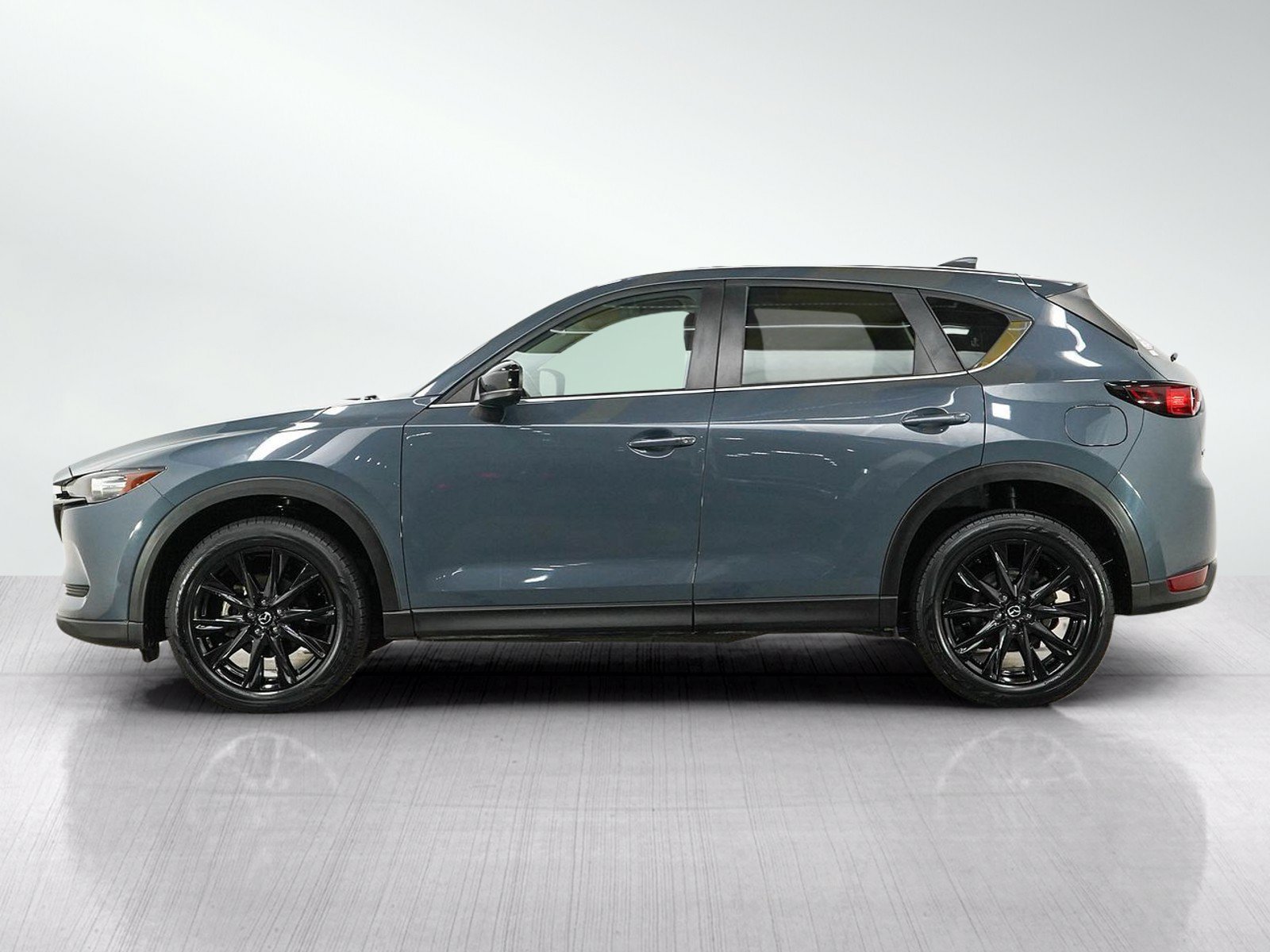 Used 2021 Mazda CX-5 Carbon Edition with VIN JM3KFBCM7M0487597 for sale in Burnsville, Minnesota