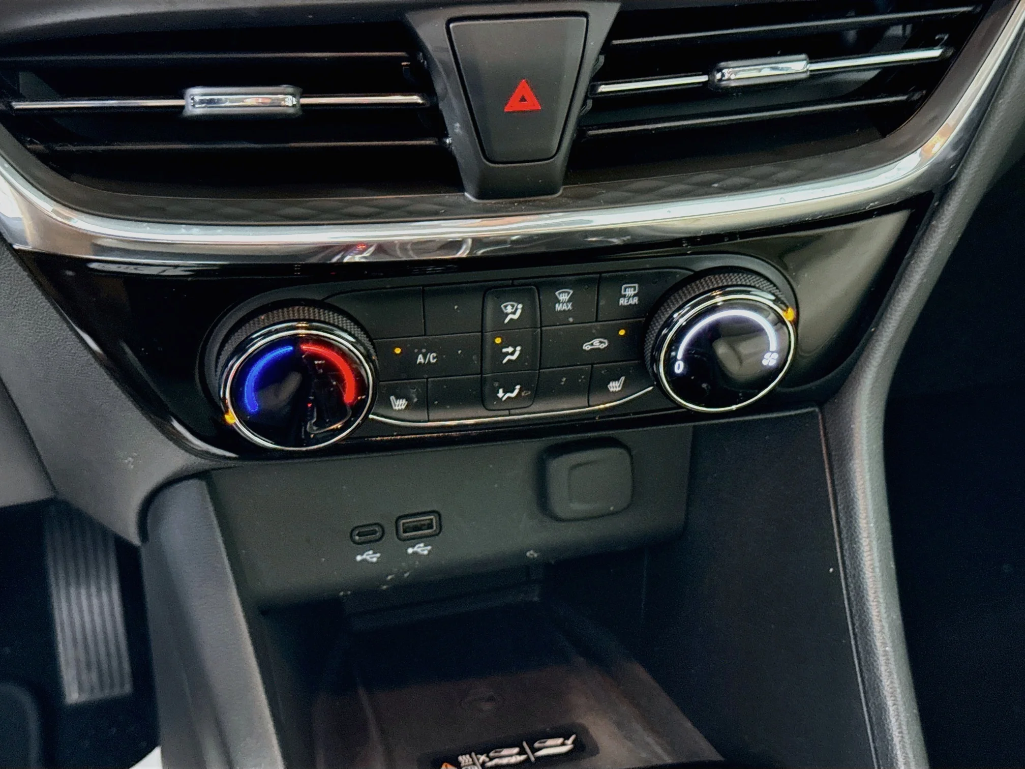 Used 2024 Summit White Buick Sport Touring image 15