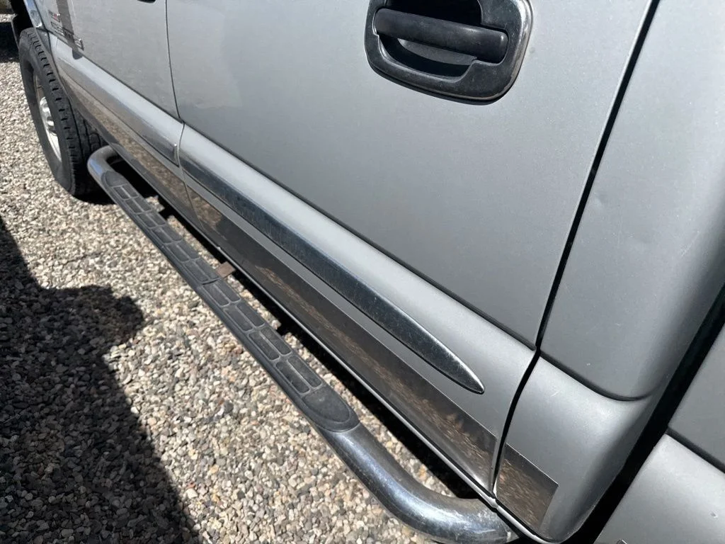 Used 2005 Special Paint GMC SLT image 30