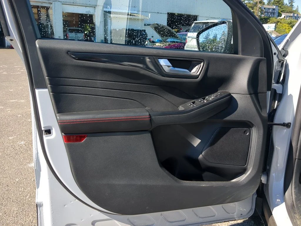 Used 2025 Silver Ford ST-Line Select image 13