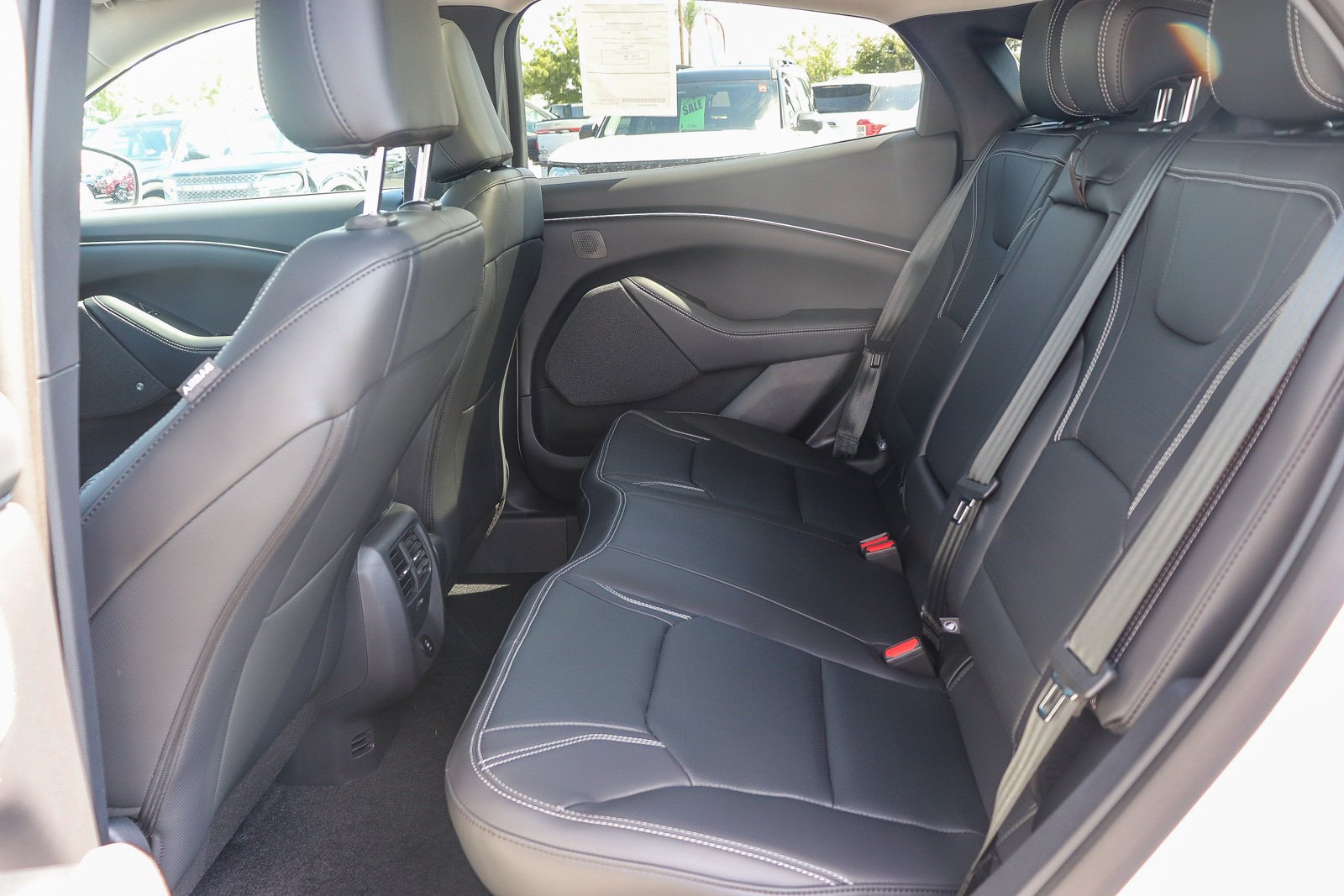 New 2026 Star White Metallic Tri-coat Ford Premium image 18