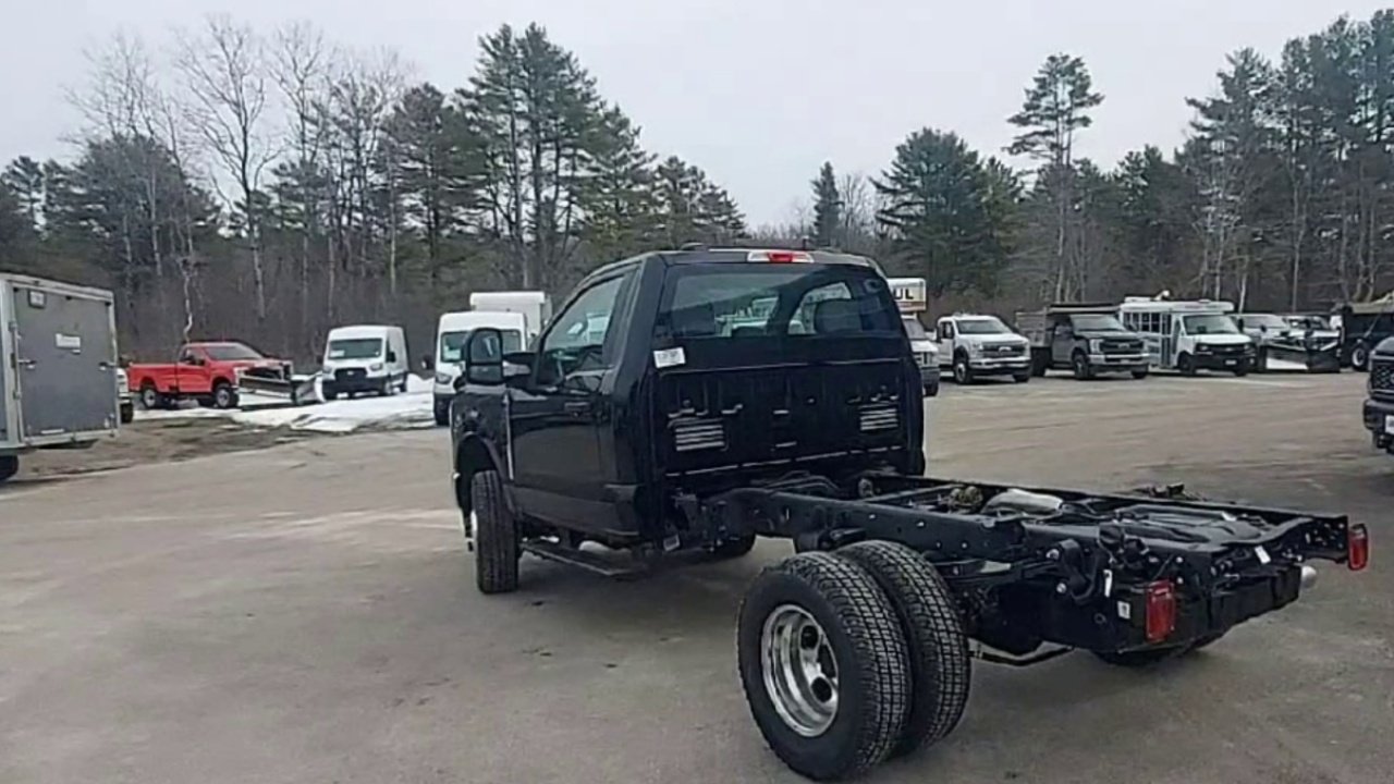 New 2026 Agate Black Metallic Ford F-350® XL image 19