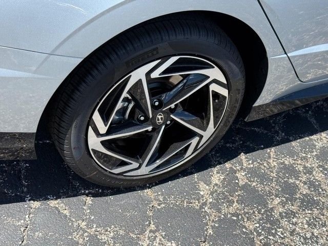 Used 2026 Silver Hyundai SEL Sport image 6