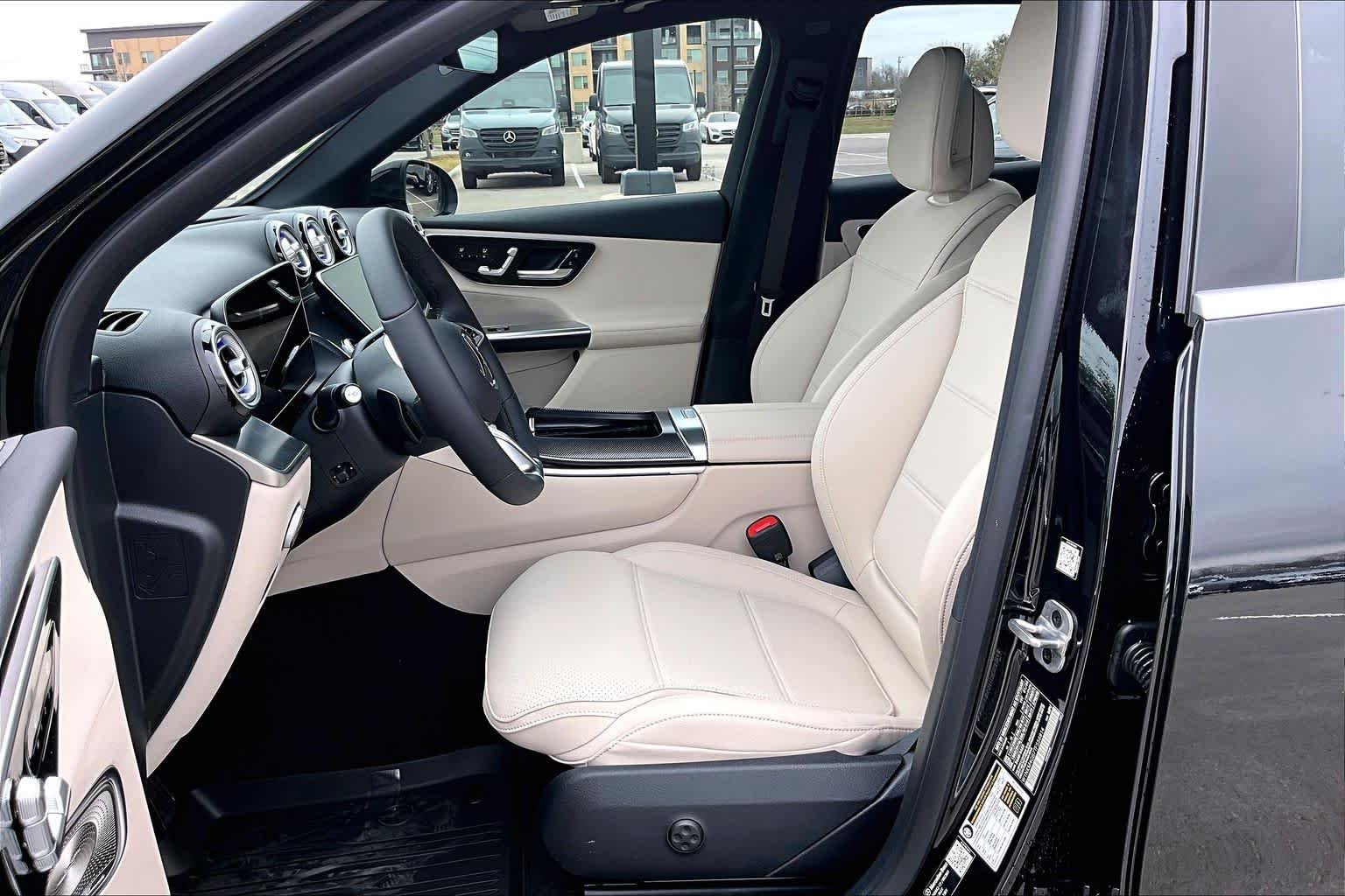 New 2026 Obsidian Black Metallic Mercedes-Benz GLC 300 image 9