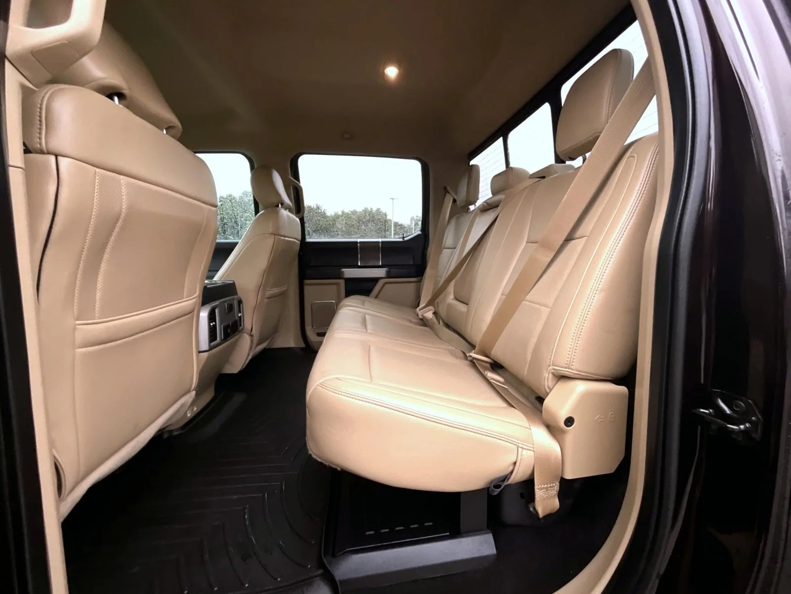 Used 2019 Red Ford Lariat image 23