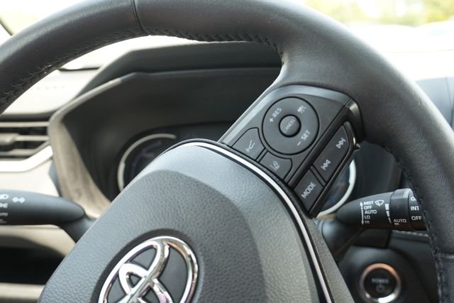 Used 2024 White Toyota XLE image 27