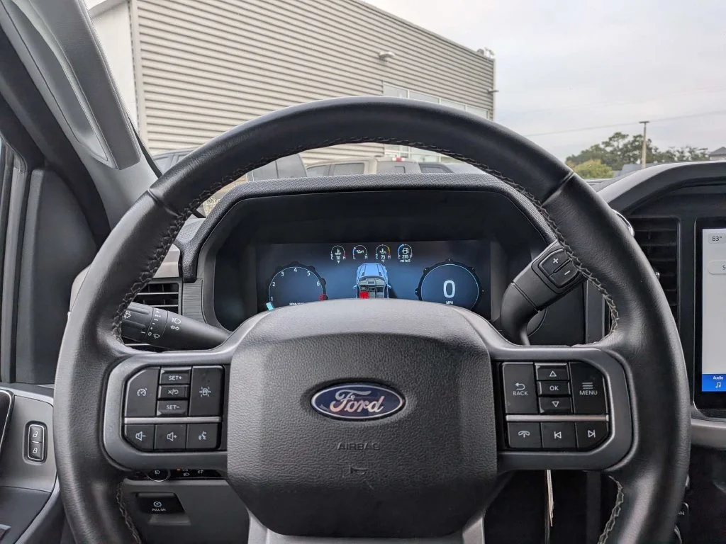 Certified Used 2025 Oxford White Ford XLT image 21