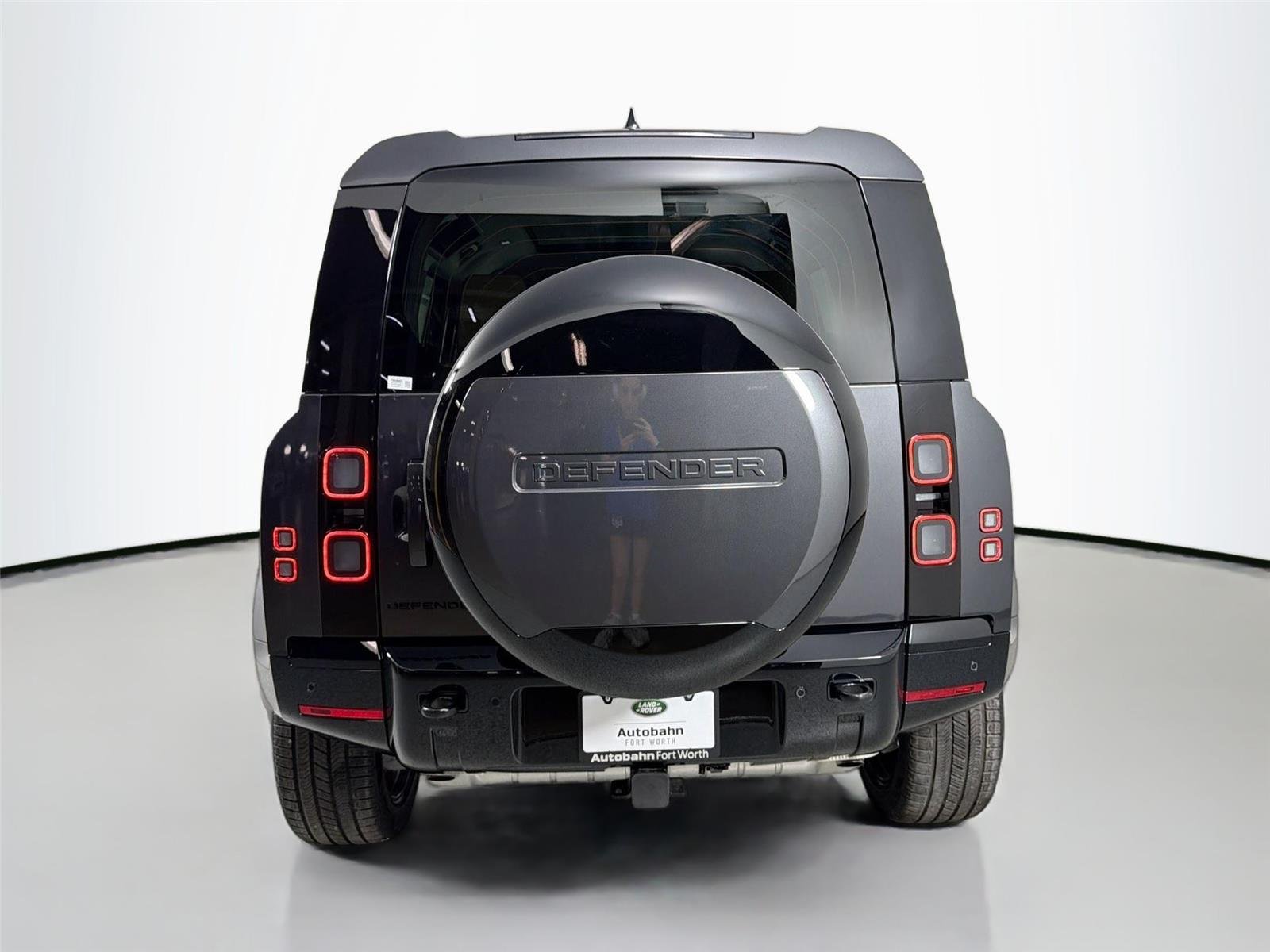 New 2026 CARPATHIAN GREY Land Rover X-Dynamic SE image 6