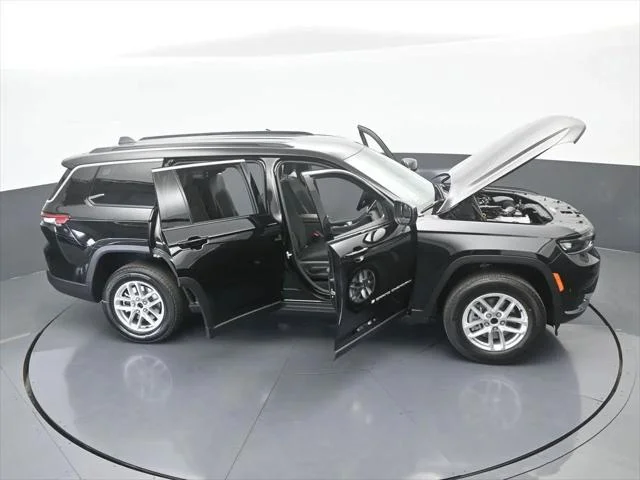 New 2026 Diamond Black Crystal Pearl-Coat Exterior Paint Jeep Laredo image 66