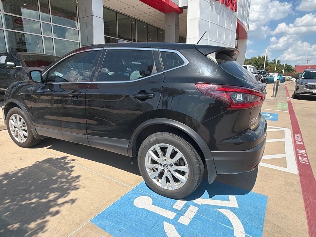 Used 2022 Black Nissan S image 3