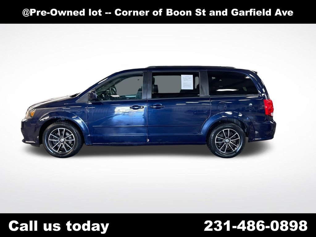 Used 2016 Blue Dodge R/T image 2