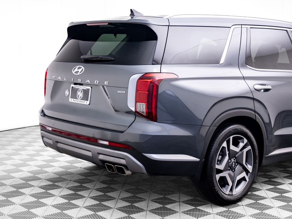 Used 2023 Graphite Hyundai Limited image 40