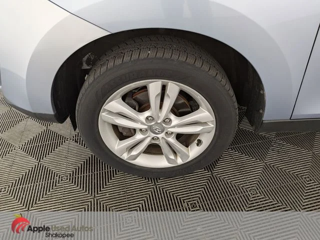 Used 2013 Blue Hyundai GLS image 37