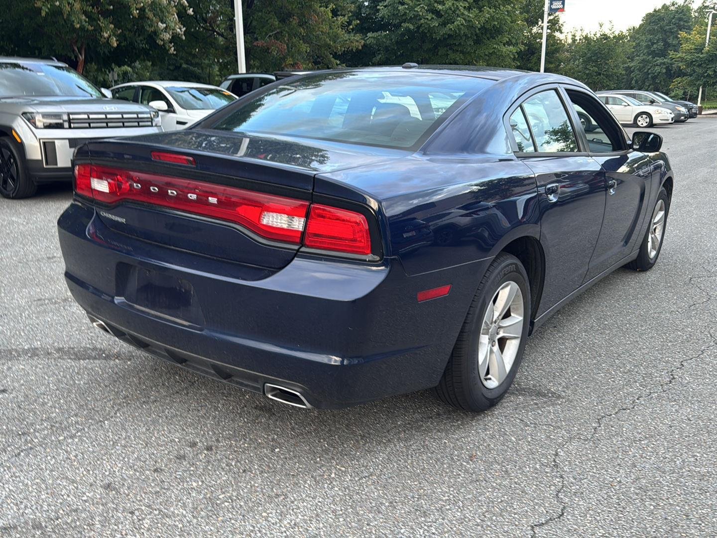 Used 2014 Jazz Blue Pearlcoat Dodge SE image 17