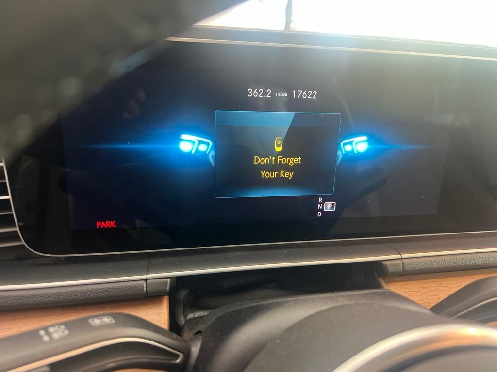Used 2022 White Mercedes-Benz GLE 350 image 4